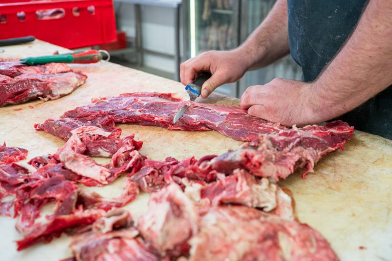 Reportage métier au sein d'une boucherie charcuterie artisanale
