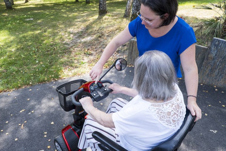 Reportage métier à domicile pour Équipe & Moi, équipe mobile d'ergothérapeutes.