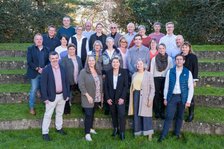 Portrait d'équipe posé dans le cadre des élections Municipales 2026 Chartres-de-Bretagne